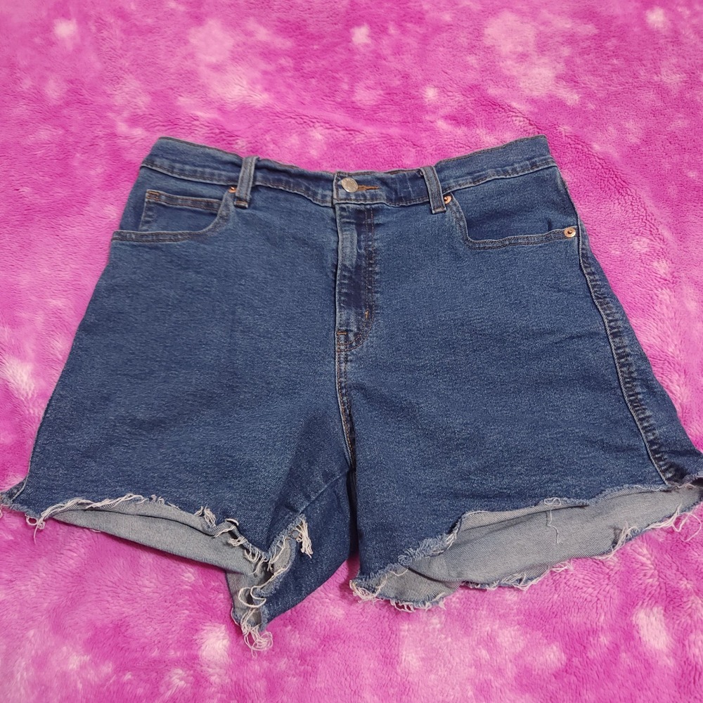 Signature by Levi Strauss Heritage High Rise Denim Shorts Medium Wash Cut Off 33